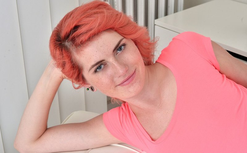 Карина, 19 лет, 1 размер груди